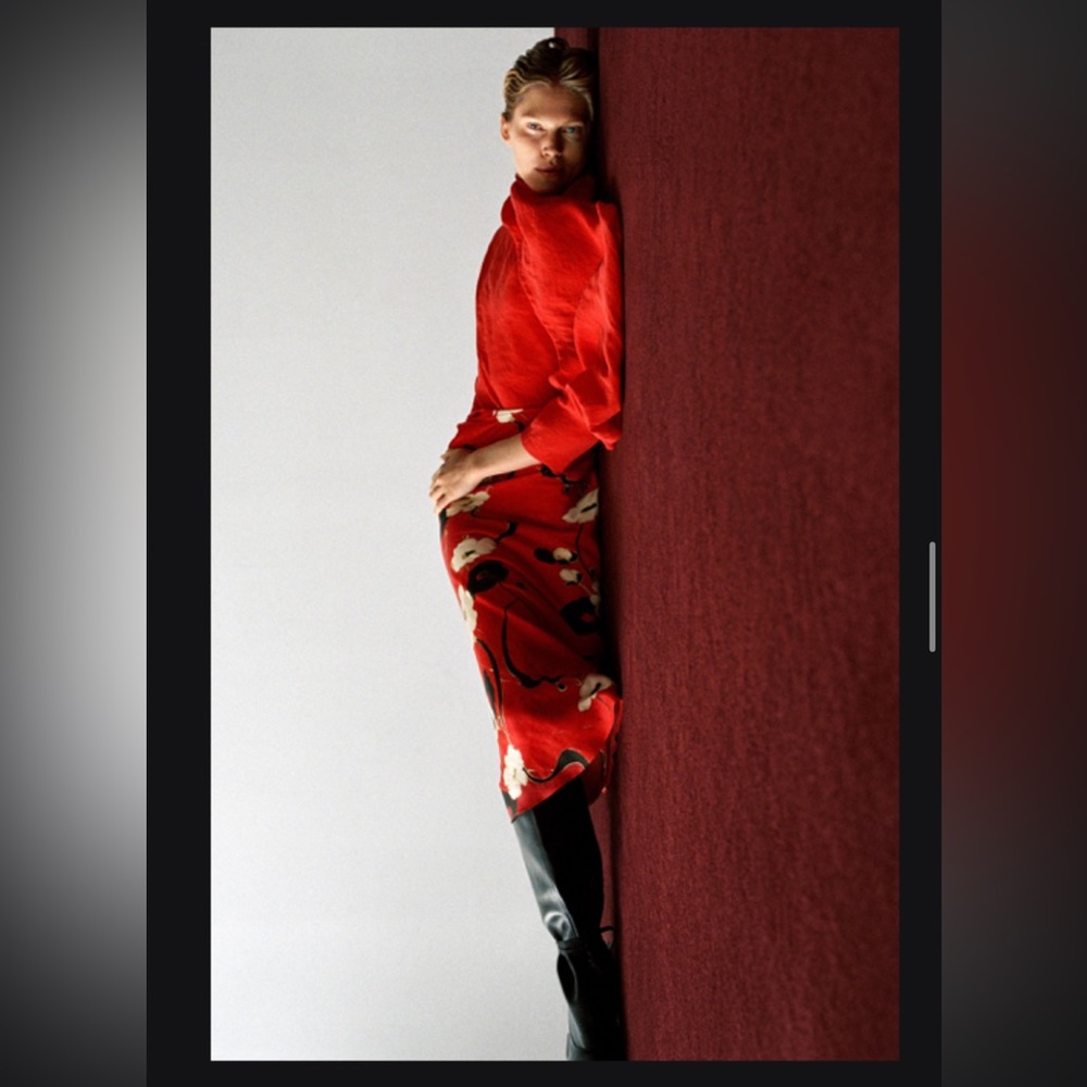 Zara Red Floral Pencil Skirt